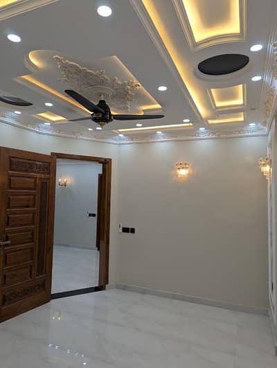10 MARLA UPPER PORTION AVAILABLE FOR RENT