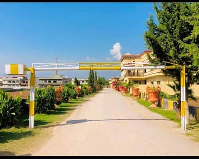 Prime Location 4 Marla House Structure for Sale in Bani Gala