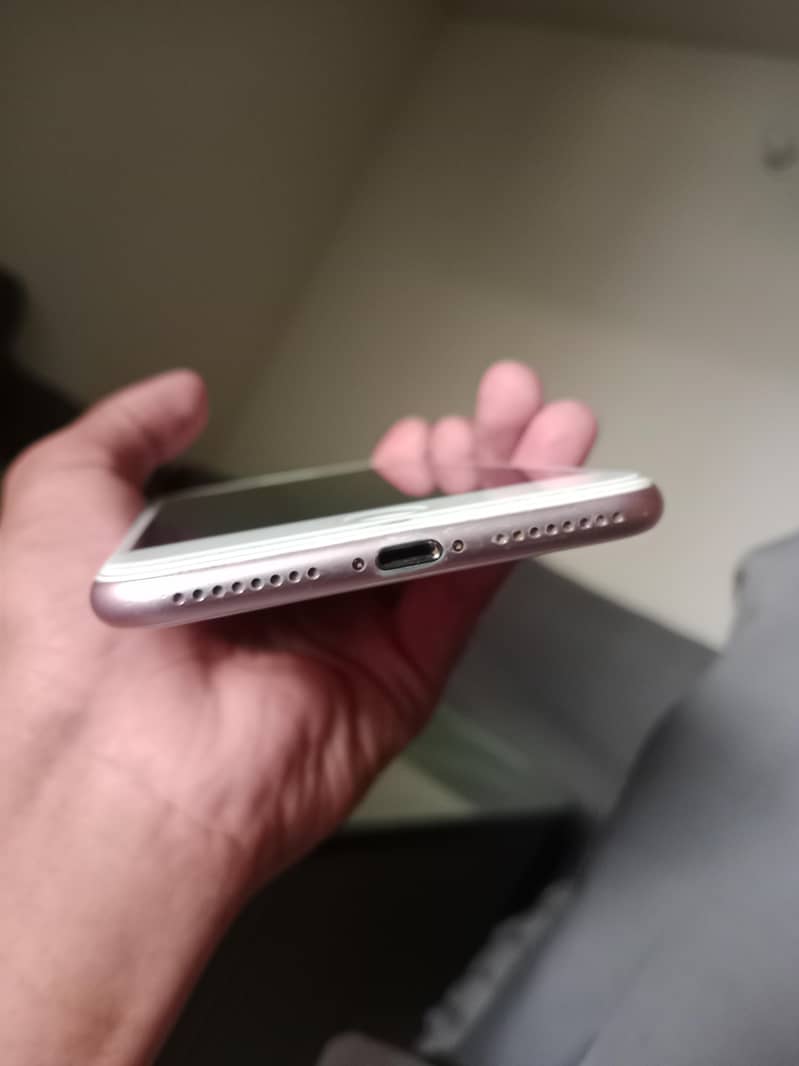 Apple iPhone 7 Plus 2