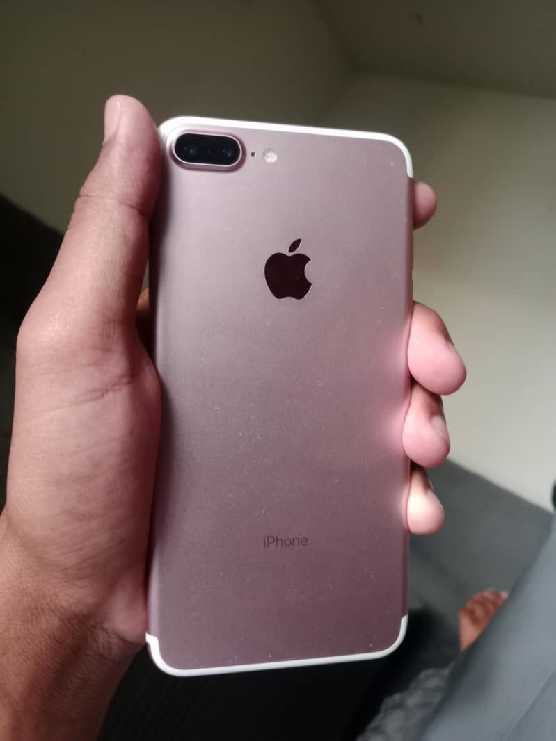 Apple iPhone 7 Plus 3