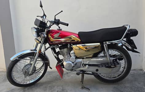 CG Honda 125 Gold Edition,,Self Start,,, Only 4000km driven,,