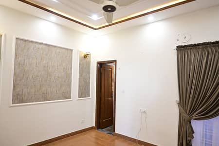5 Marla Beautiful House In Jinnah Block Bahria Town Lahore