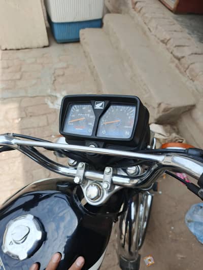 Honda 125 2025 pora hai 6 month nikala tha