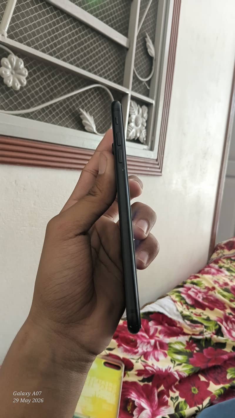 Apple iPhone 7 Plus 3