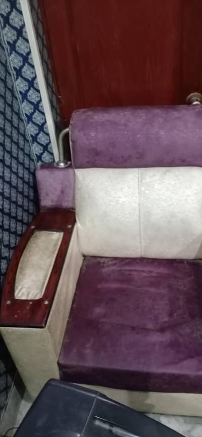 Singl sofa for sale