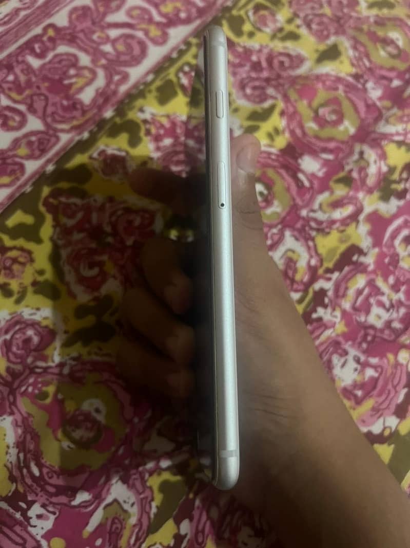 Apple iPhone 8 Plus 1