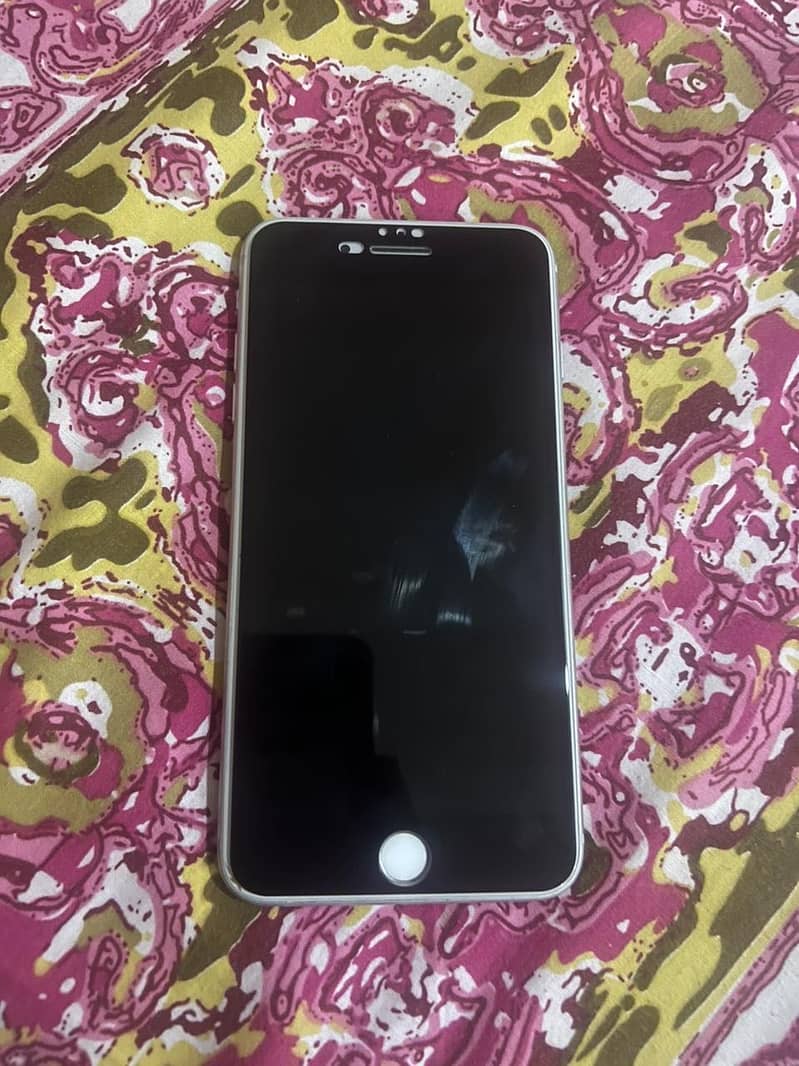 Apple iPhone 8 Plus 4