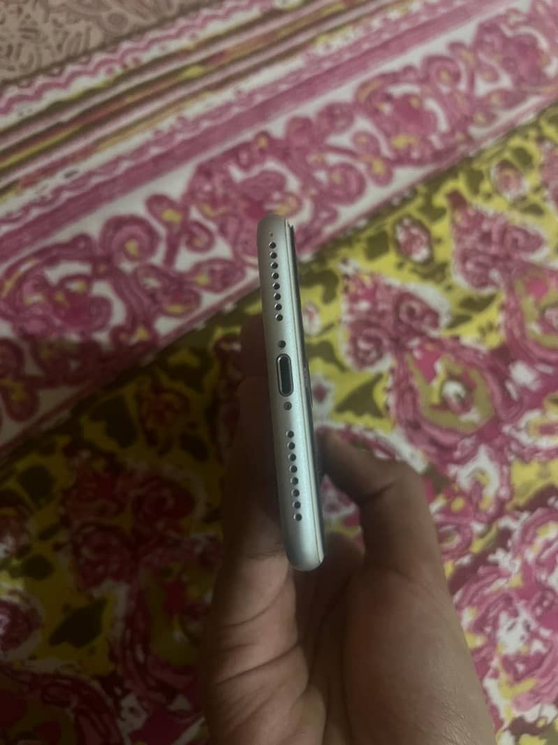 Apple iPhone 8 Plus 6