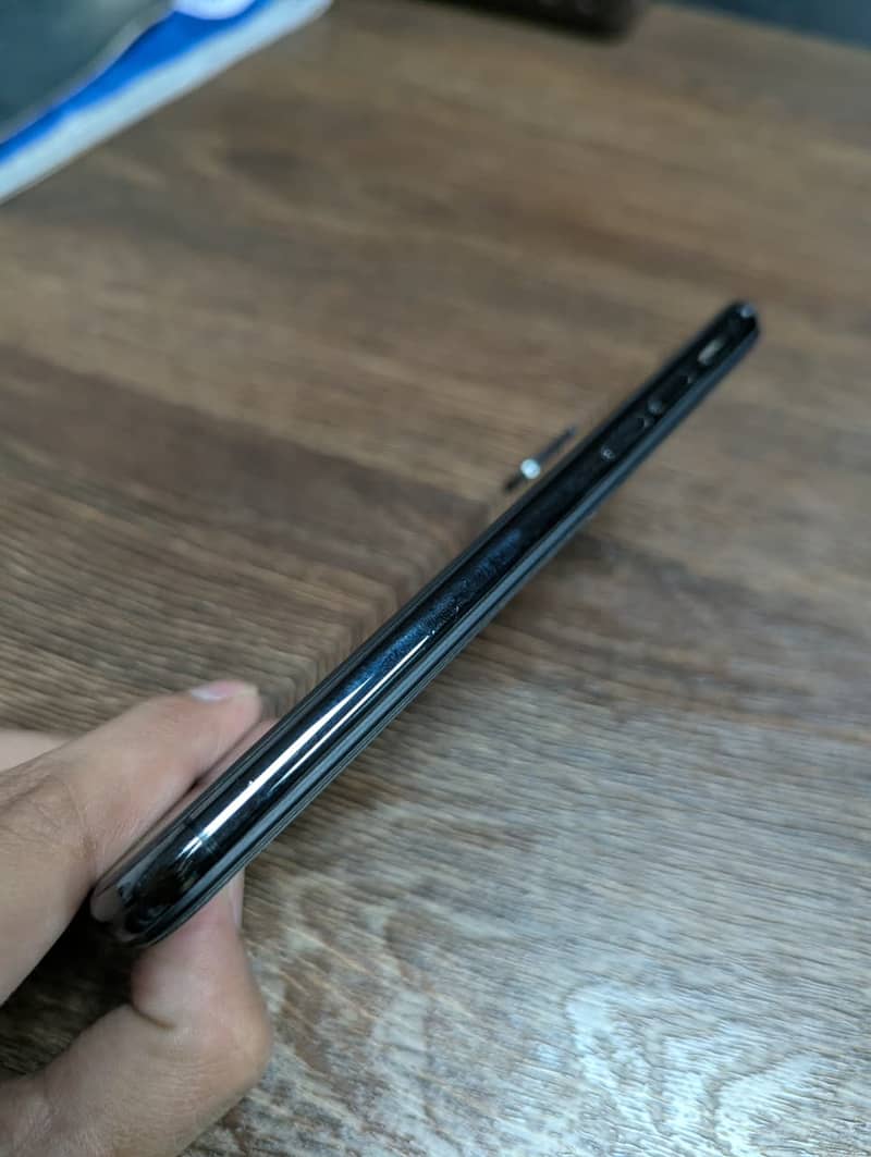 Apple iPhone X 3