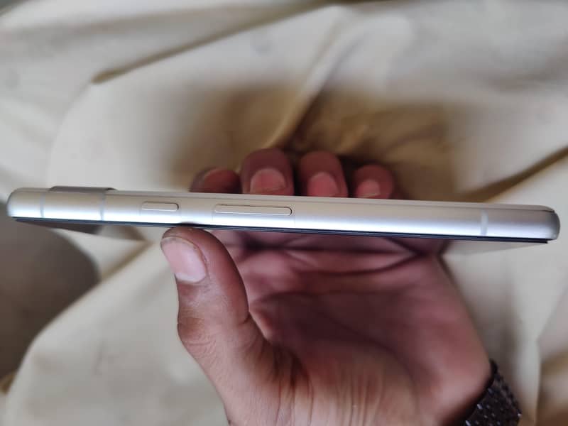 Google Pixel 7a 4