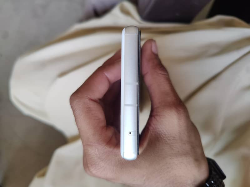 Google Pixel 7a 5