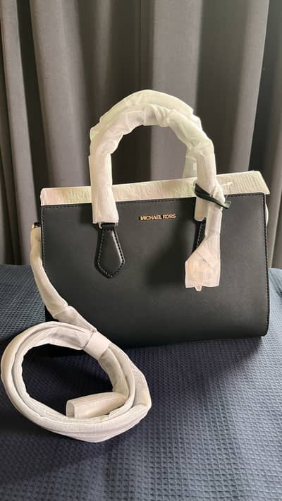 Michael Kors Shoulder Bag. leather. Black. SHEILA.
