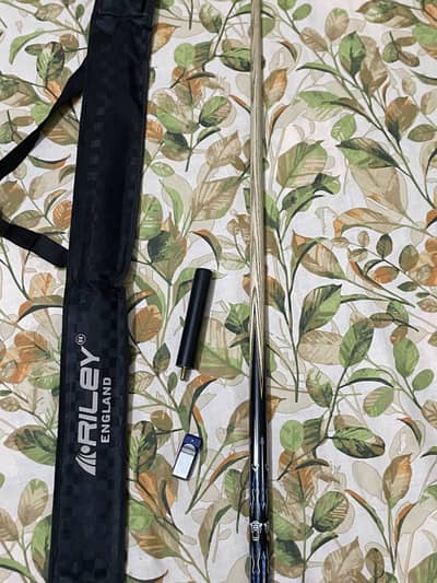 Professional Handmade Snooker Cue - Riley England Case Included