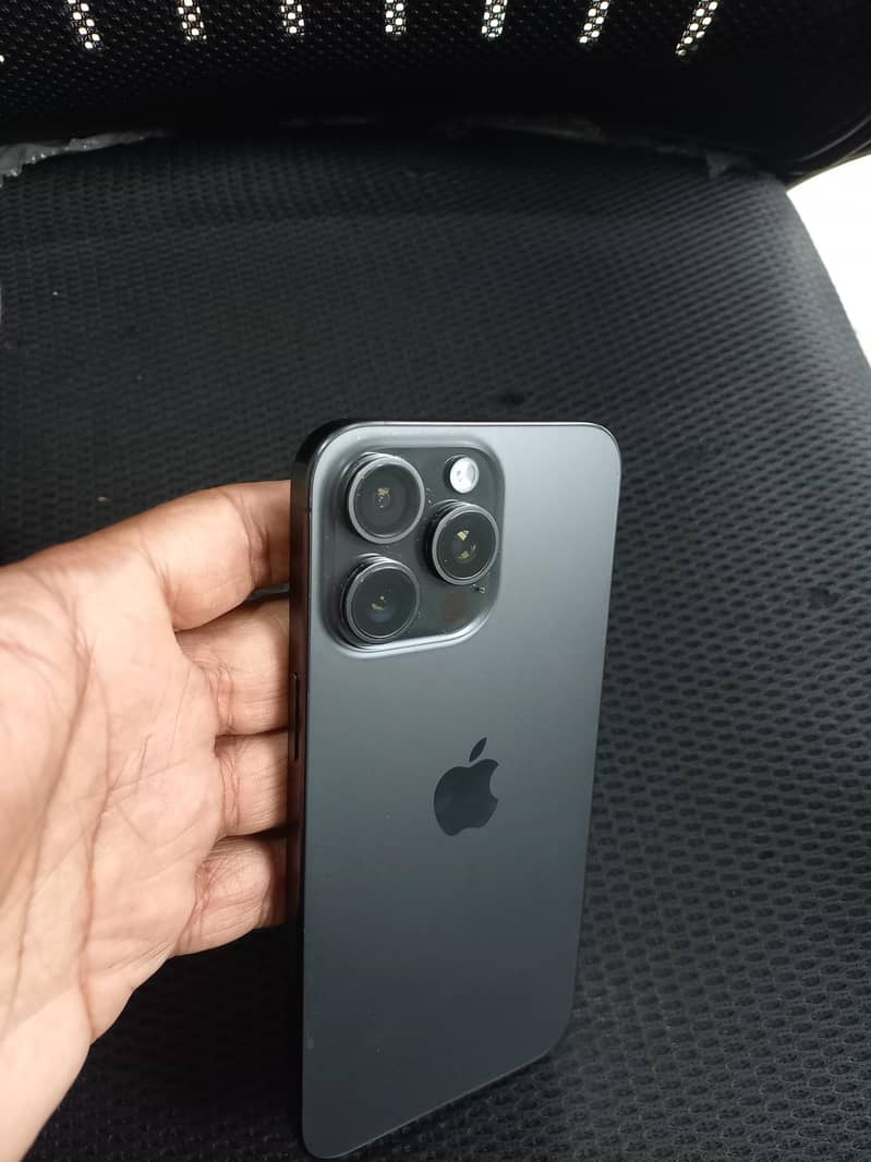 IPhone 15 Pro Max 1