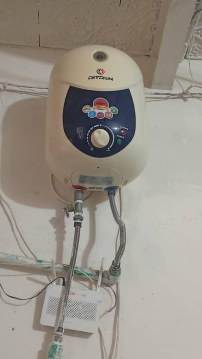 Mini Electric water heater 10 by 10 condition