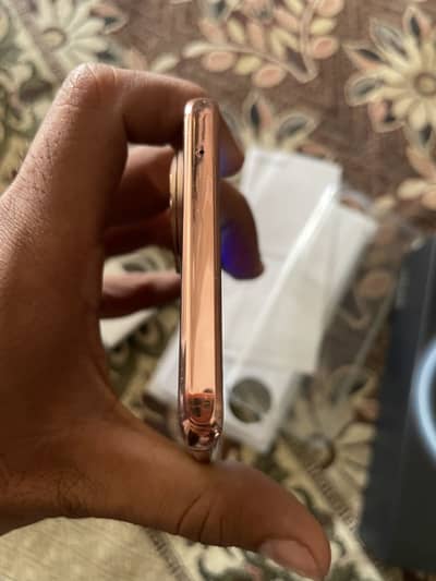 Vivo V40e 5G (8+8GB RAM / 256GB Storage) - Like New