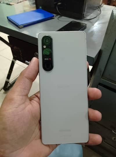 Sony 1 mark5 exchange possible  4 month sim time
