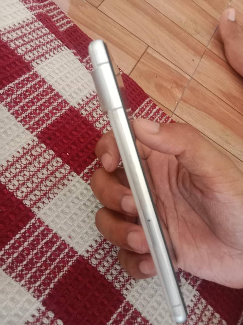 Google Pixel 7 4