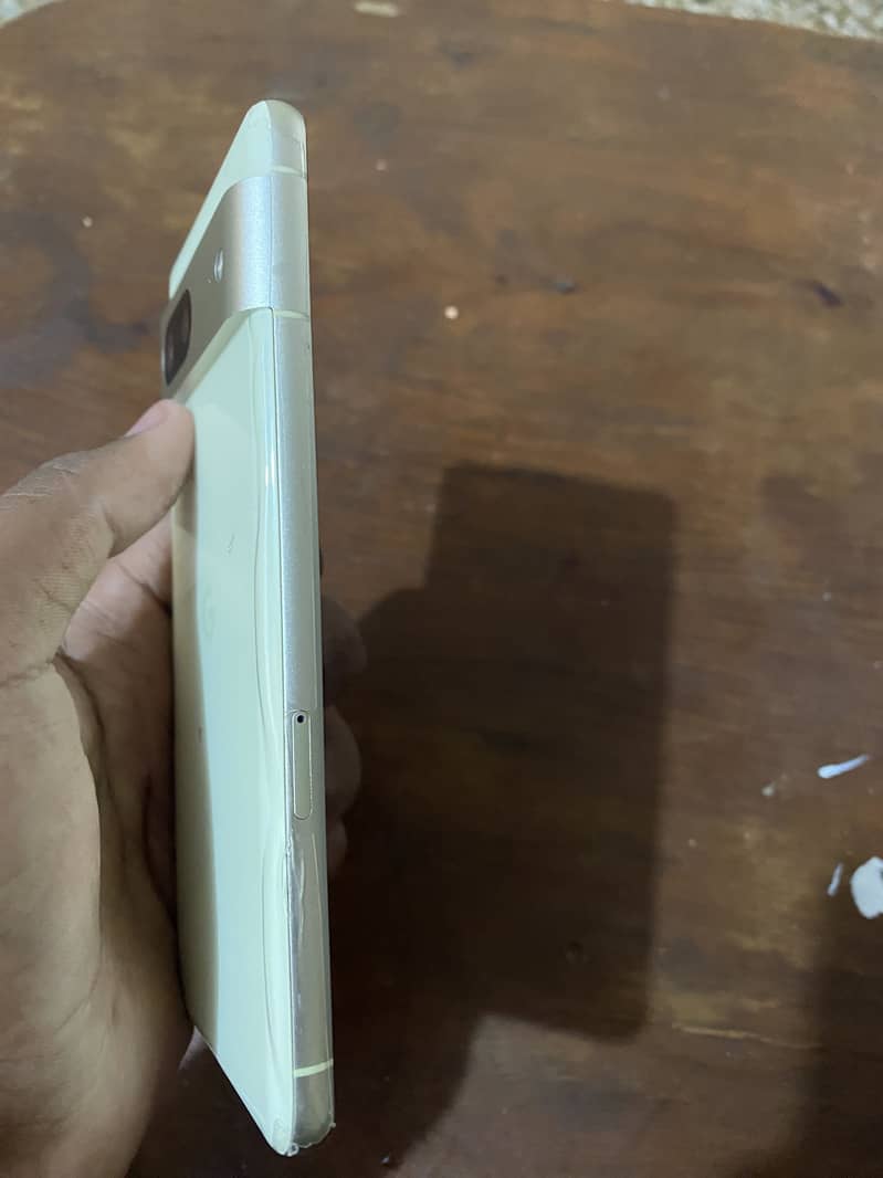 Google Pixel 7 4