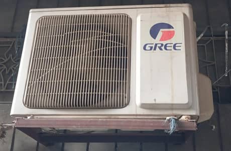 gree non inverter AC for sale in good condition.