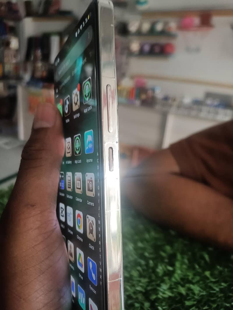 Infinix Note 40 5