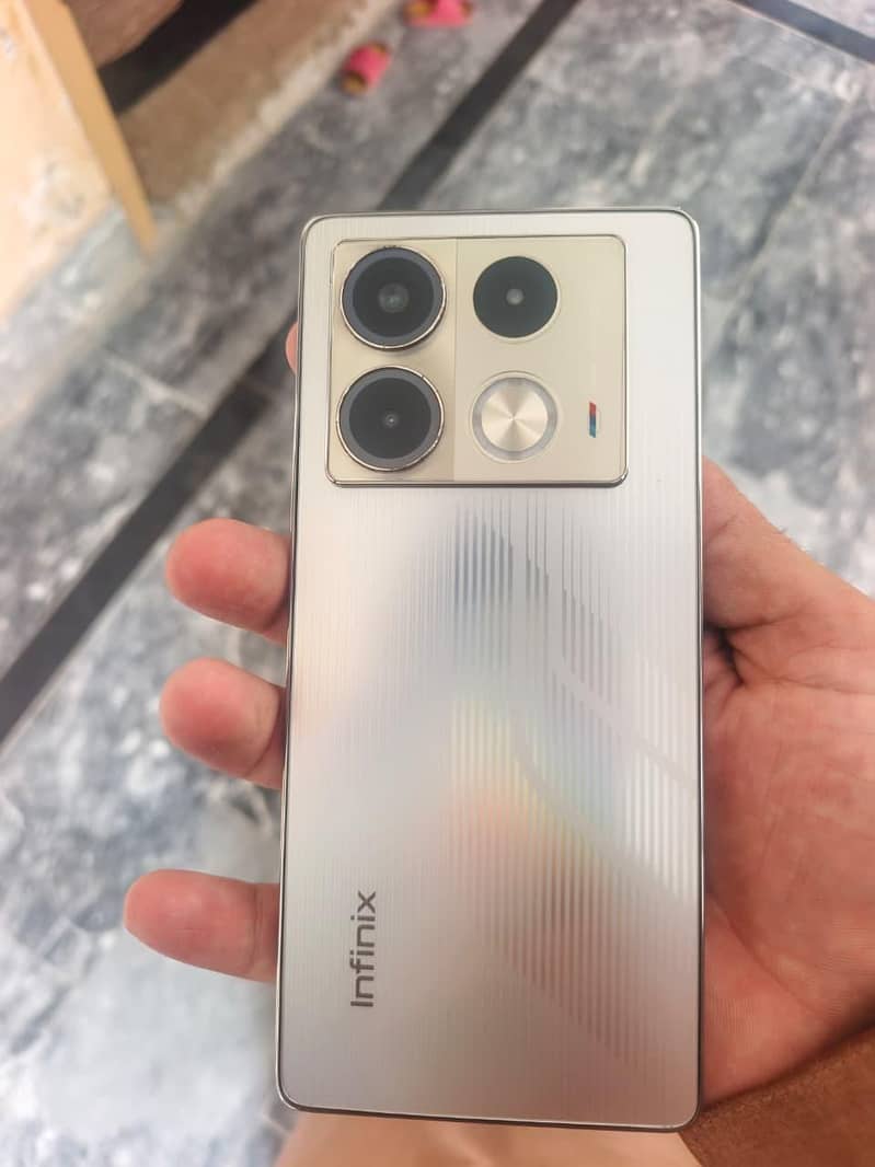 Infinix Note 40 0
