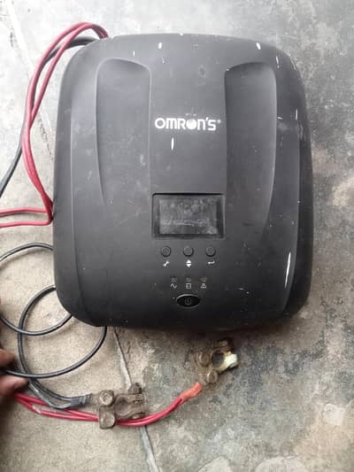 omrons 700 WA UPS