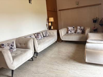 Elegant Sofa Set for Sale – Excellent Condition