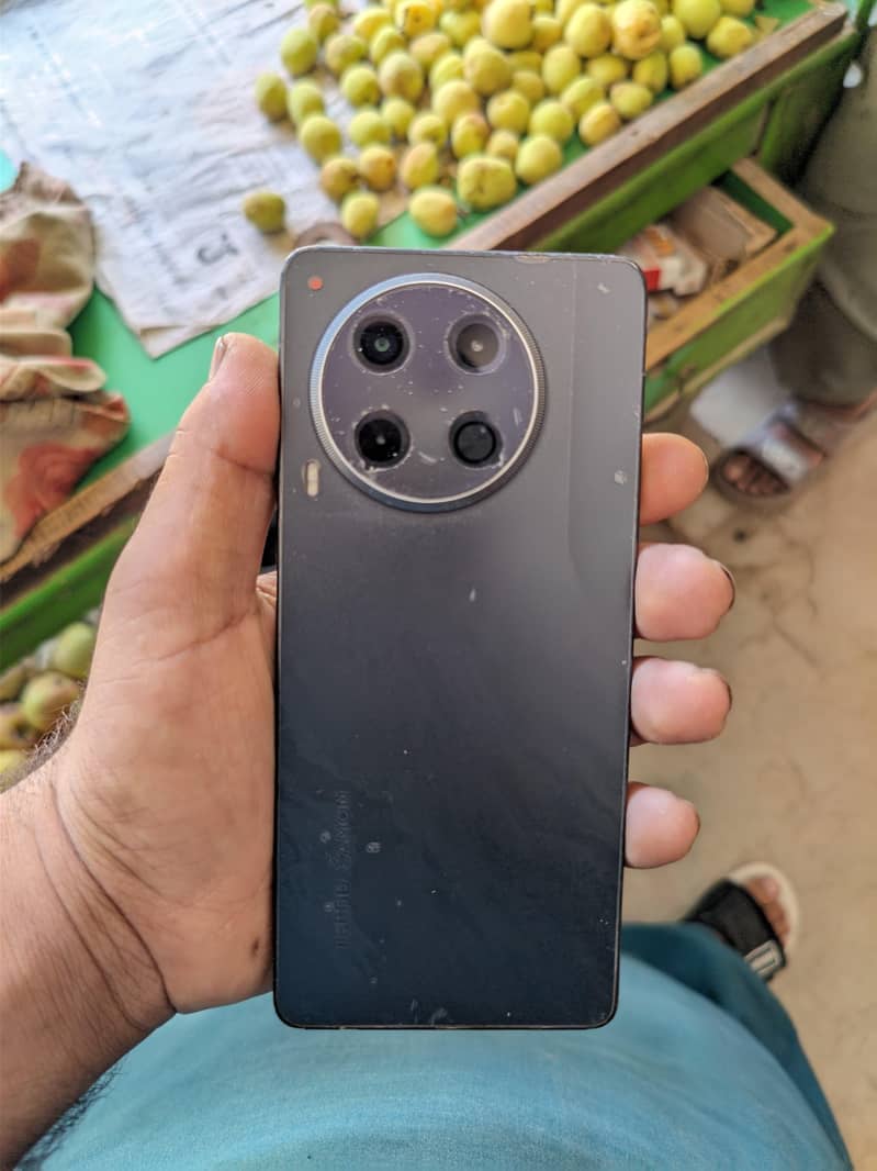 Tecno CAMON 30 0