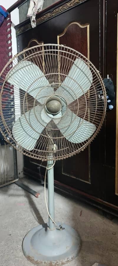 pedestal fan
