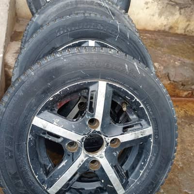 12 inch 4 alyr rims or 3 tyres ha every bolan daba k ha