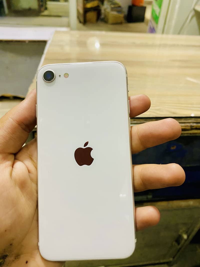 Apple iPhone SE 3