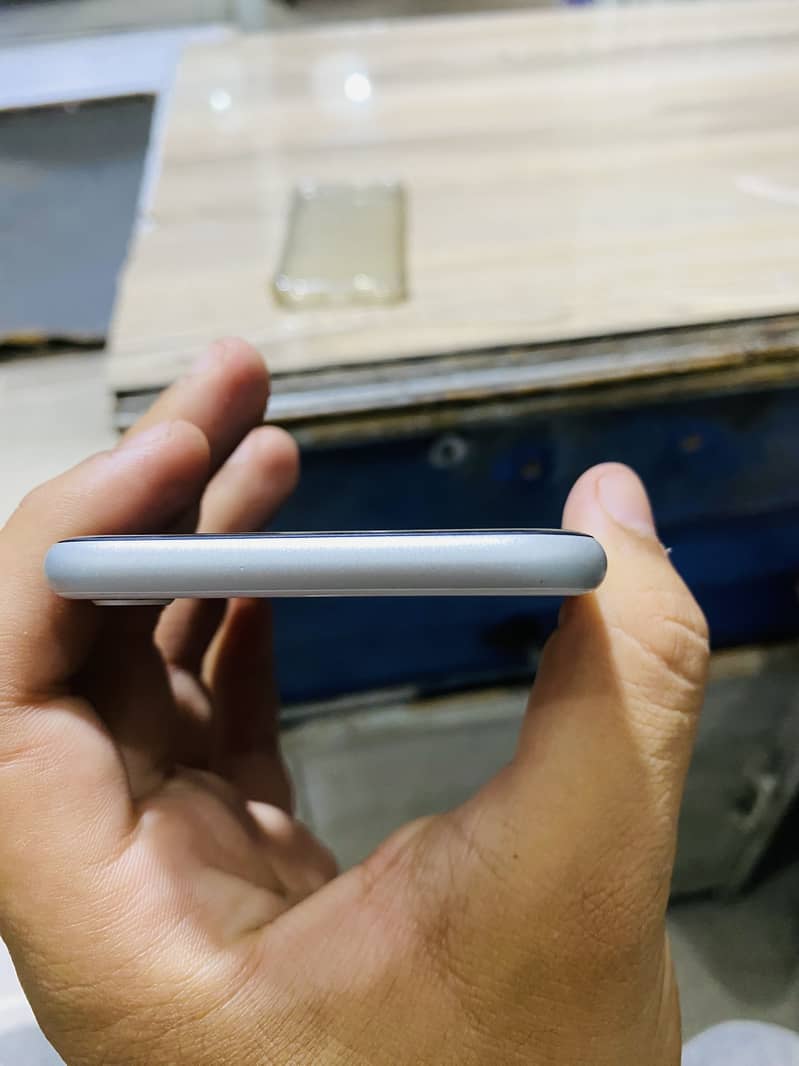 Apple iPhone SE 4