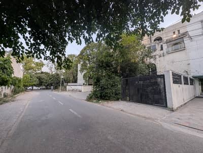 11-MARLA PURPOSE BUILT OFFICE / CLINIC BUILDING FOR SALE IN NEW MUSLIM TOWN