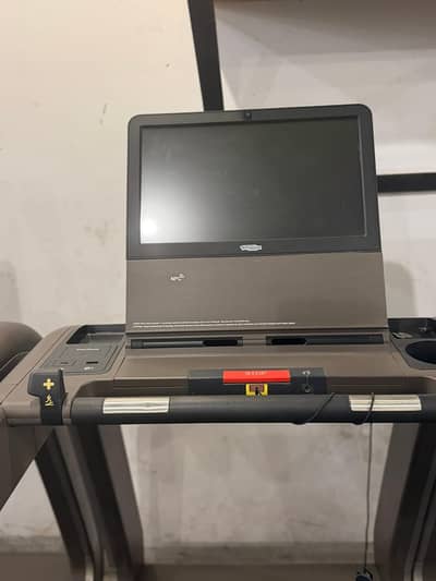 Importe TecnoGym Heavy Duety Commercial Treadmill