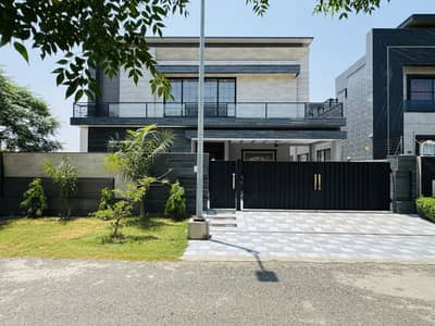LIKE BRAND NEW 1 KANAL HOUSE FOR( AC INSTALL)