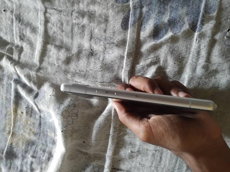 Google Pixel 7a 5