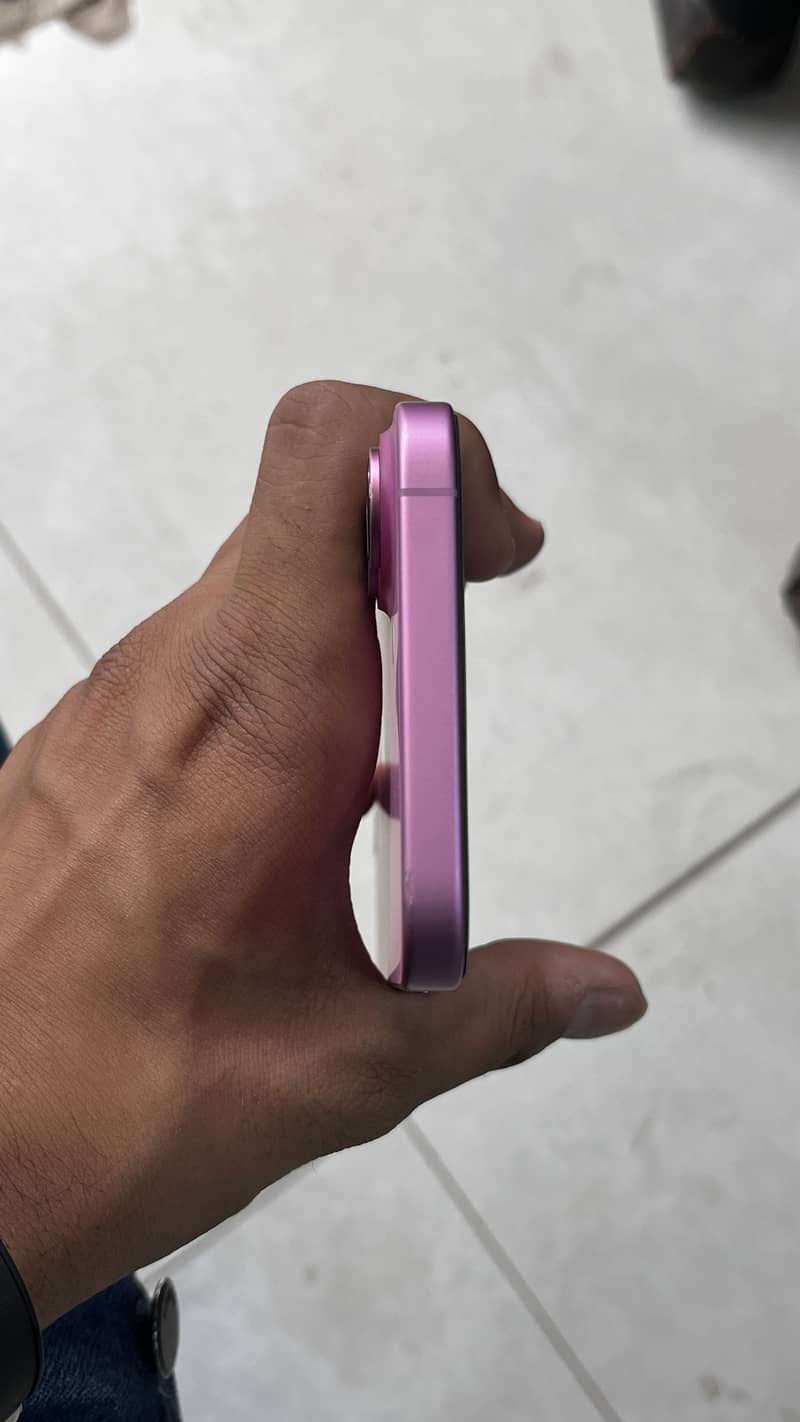 Apple iPhone 16 Plus 2