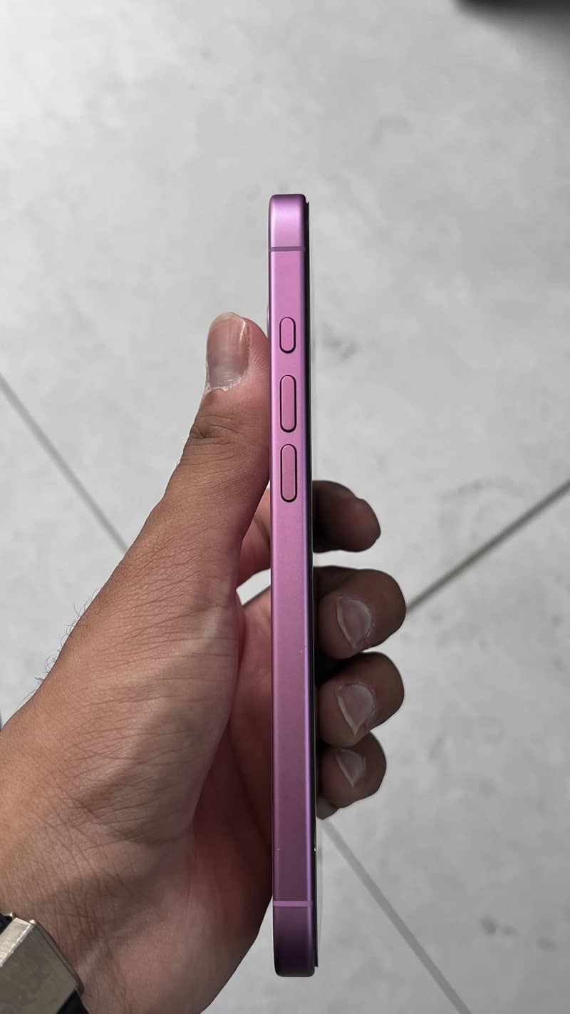 Apple iPhone 16 Plus 3