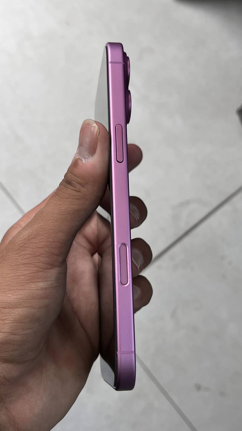 Apple iPhone 16 Plus 4