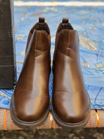 Brown leather shoes 