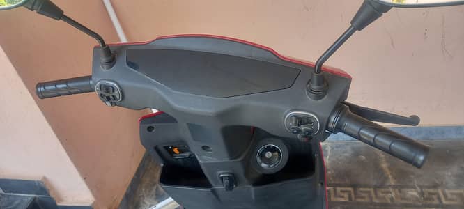 i am selling yadea t5 scooty