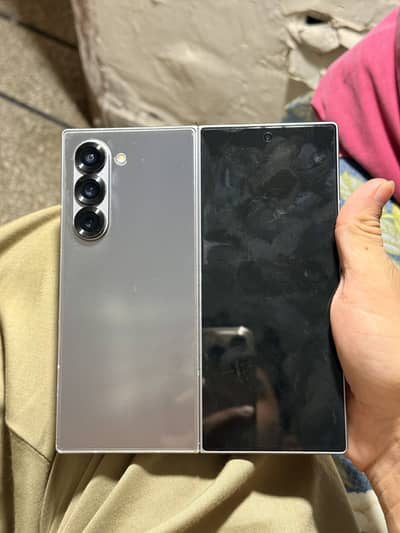 Samsung Z Fold 6