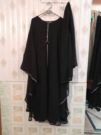 i sell my 2  hijab from dubai brand 8000 each abaya