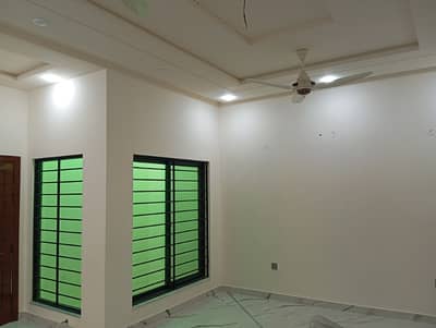 M BLOCK, 10 MARLA UPPER PORTION AVAILABLE FOR RENT