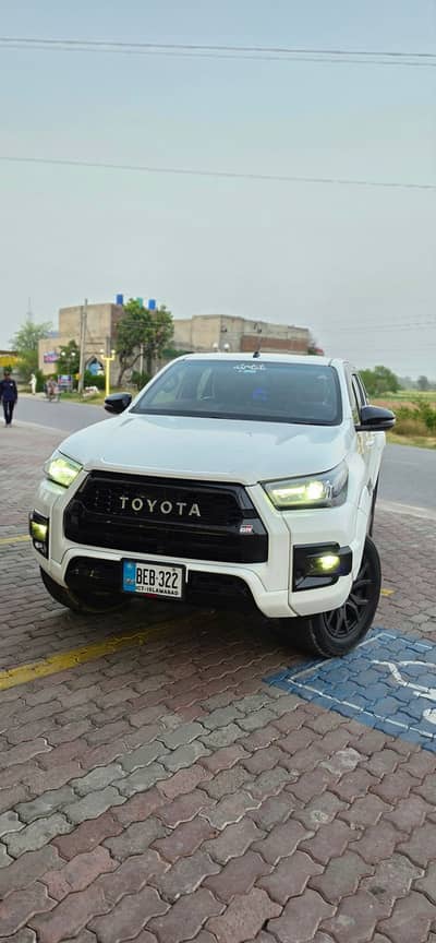Toyota Hilux Revo GR-S 2024