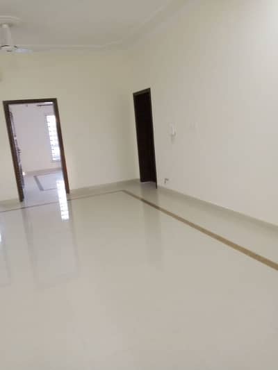 14 M 3 UNIT HOUSE AVAILABLE AVAILABLE FOR RENT