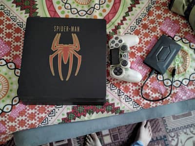 PS4 Slim Jailbreak 9.00 812Gb with installed games and controller