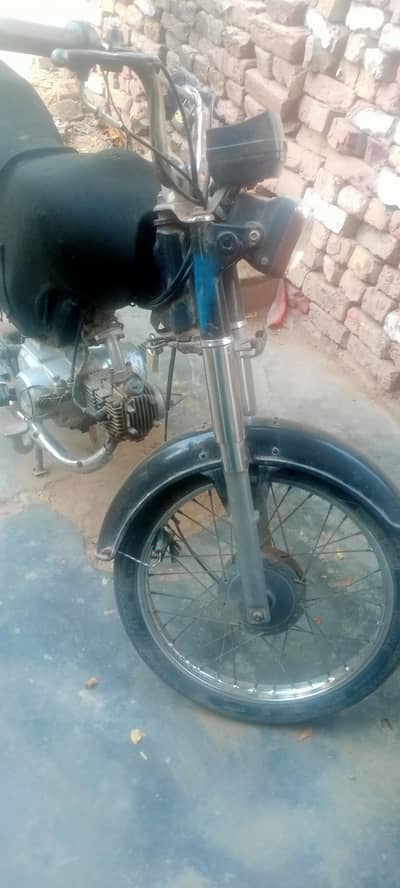 bike  bilkul ok h koi Kam nh h