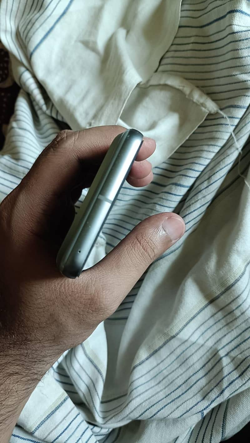 Google Pixel 8 3